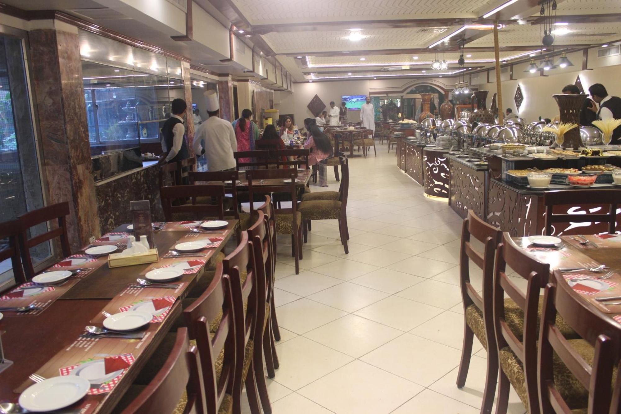 Mehran Hotel Karachi Exterior foto